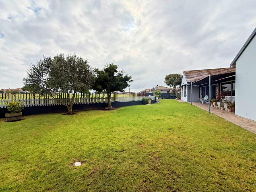 4 Bedroom Property for Sale in Country Club Western Cape